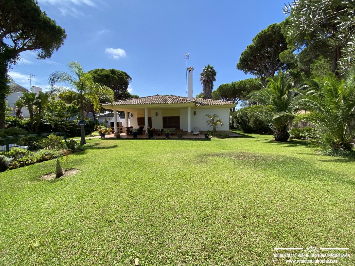 Alquiler Chalet R50 — VILLA LOS PINOS en Urbanización Roche