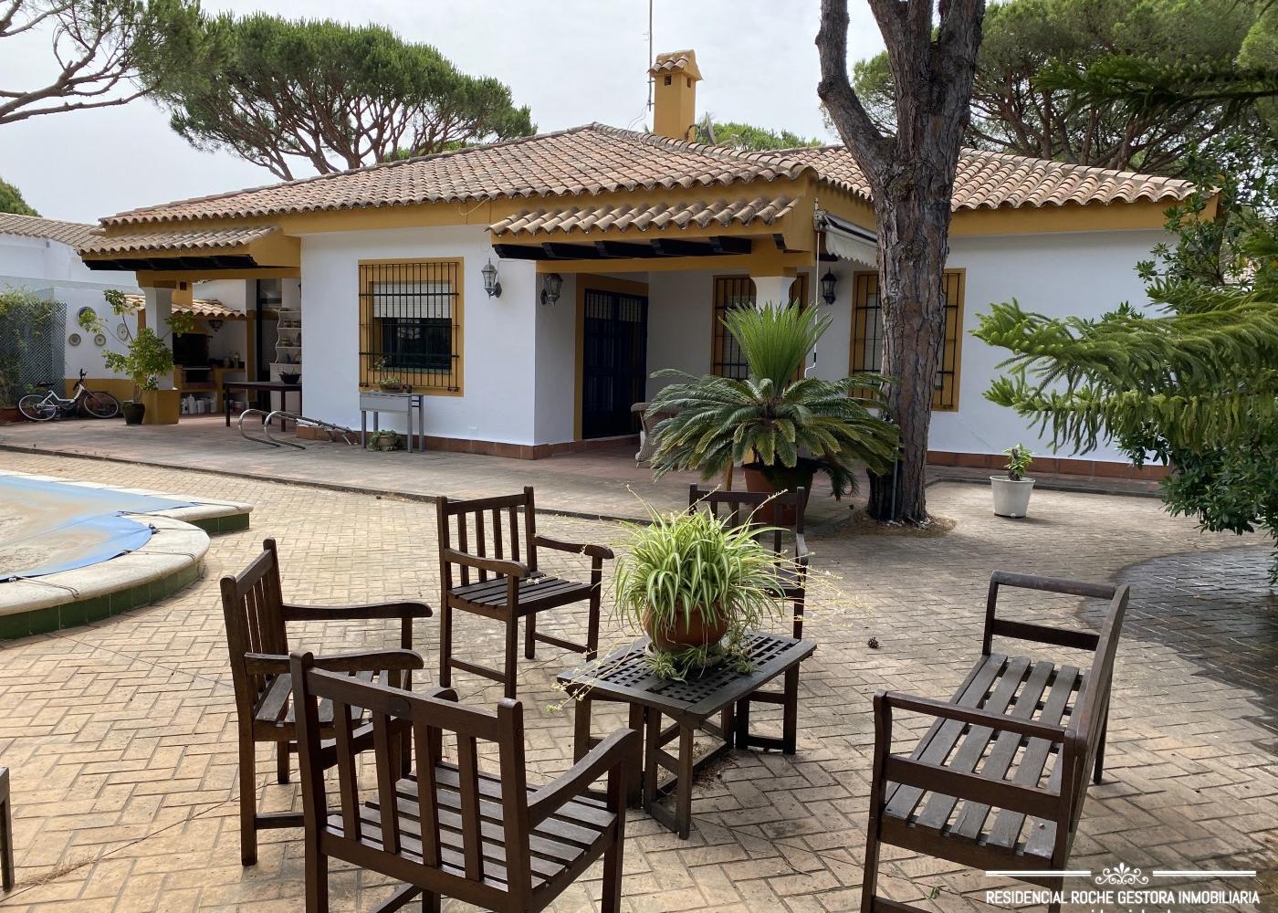 R272 — CASA ENCINA
