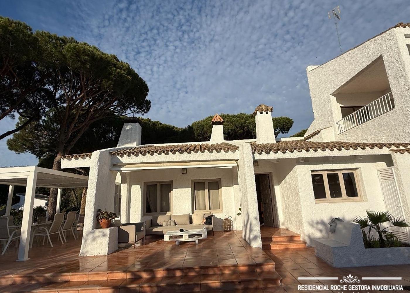 R319 — VILLA TOCON