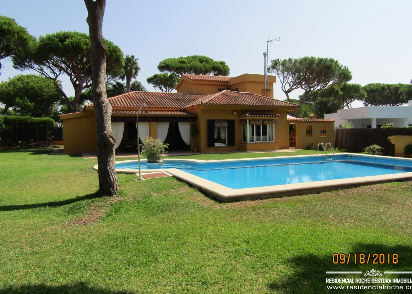 R208 — Villa Albero