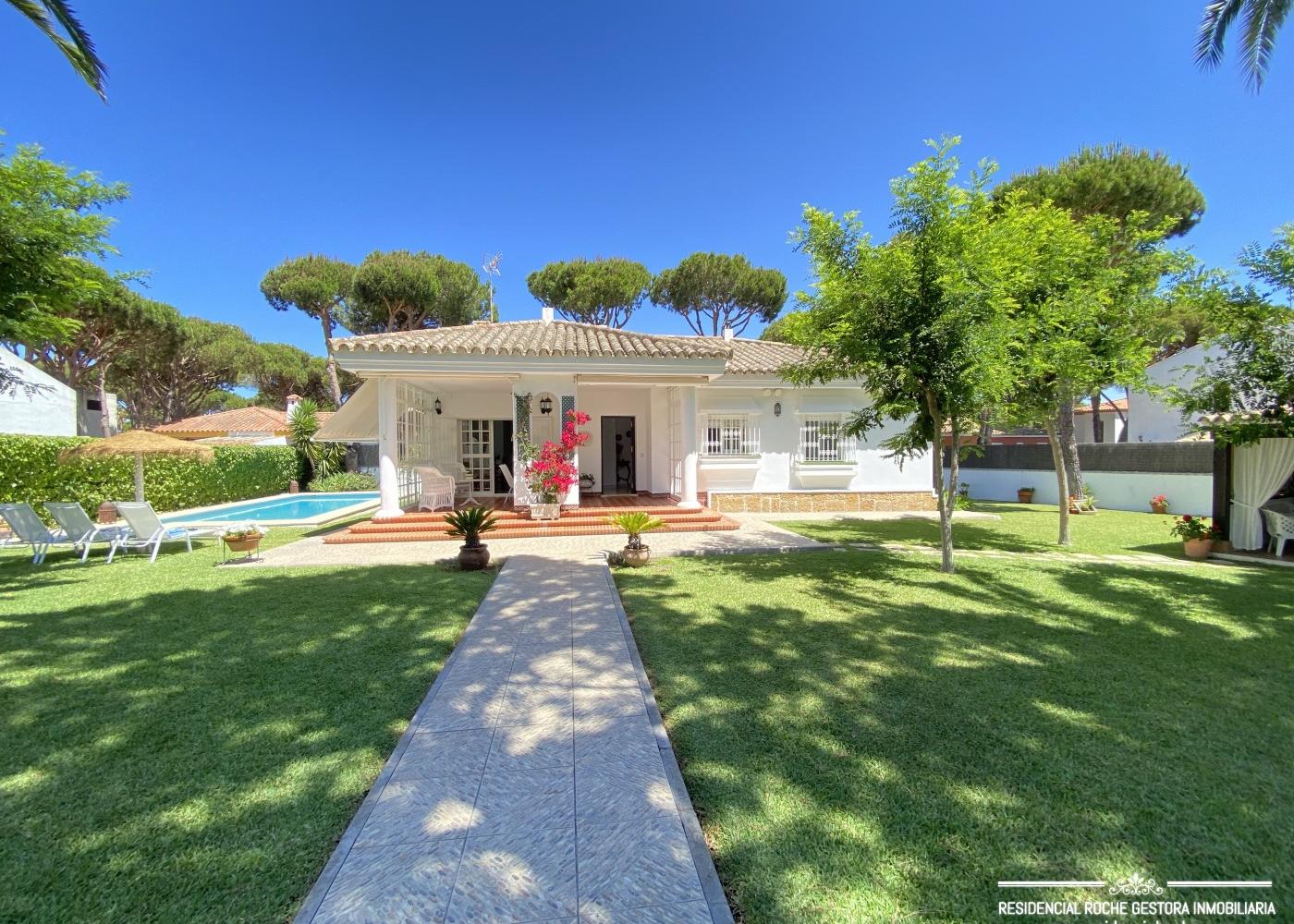 R252 — CASA BUGAMBILLA 